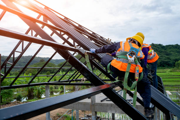 Best Commercial Roof Installation  in Waupaca, WI